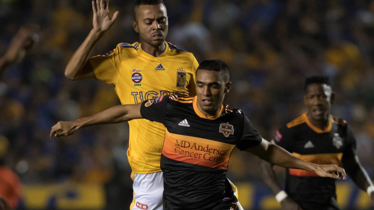 Mauro Manotas con Houston Dynamo