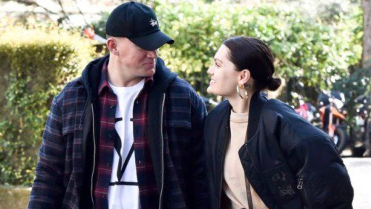 El actor estadounidense y la cantante británica fueron fotografiados juntos por primera vez desde que empezaron a salir a finales del 2018