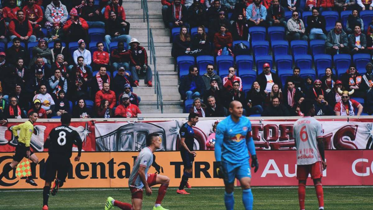 Espinoza celebrando su gol San Jose Earthquakes