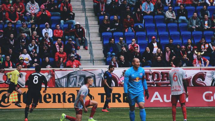 Espinoza celebrando su gol San Jose Earthquakes