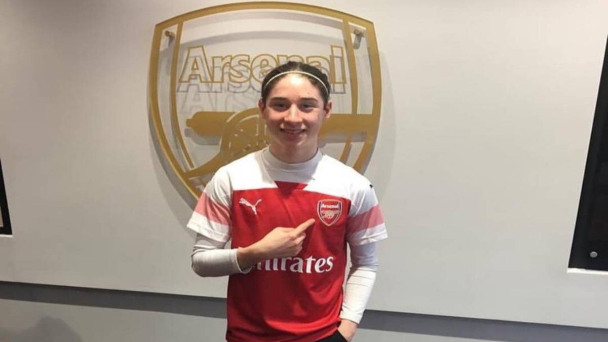 Marcelo Flores presentado con el Arsenal