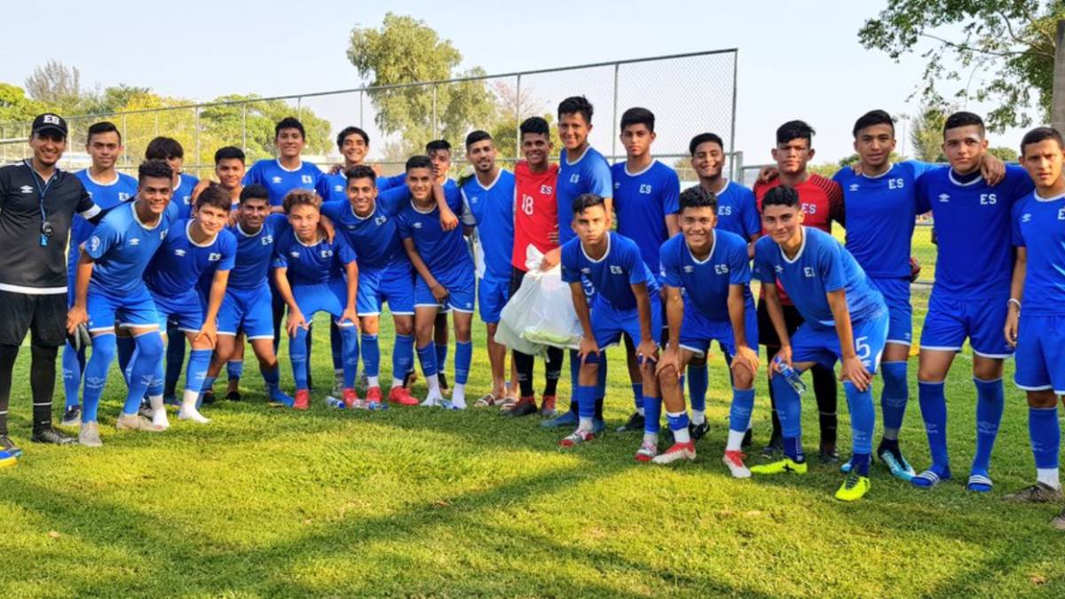 Nelson Bonilla con la selección sub-17 de El Salvador