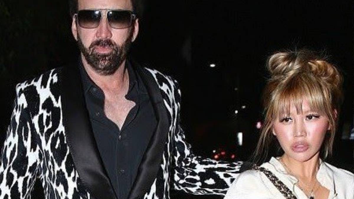 El actor solicitó una licencia de matrimonio para casarse por cuarta vez con su novia Erika Koike, con quien lleva menos de un año de relación