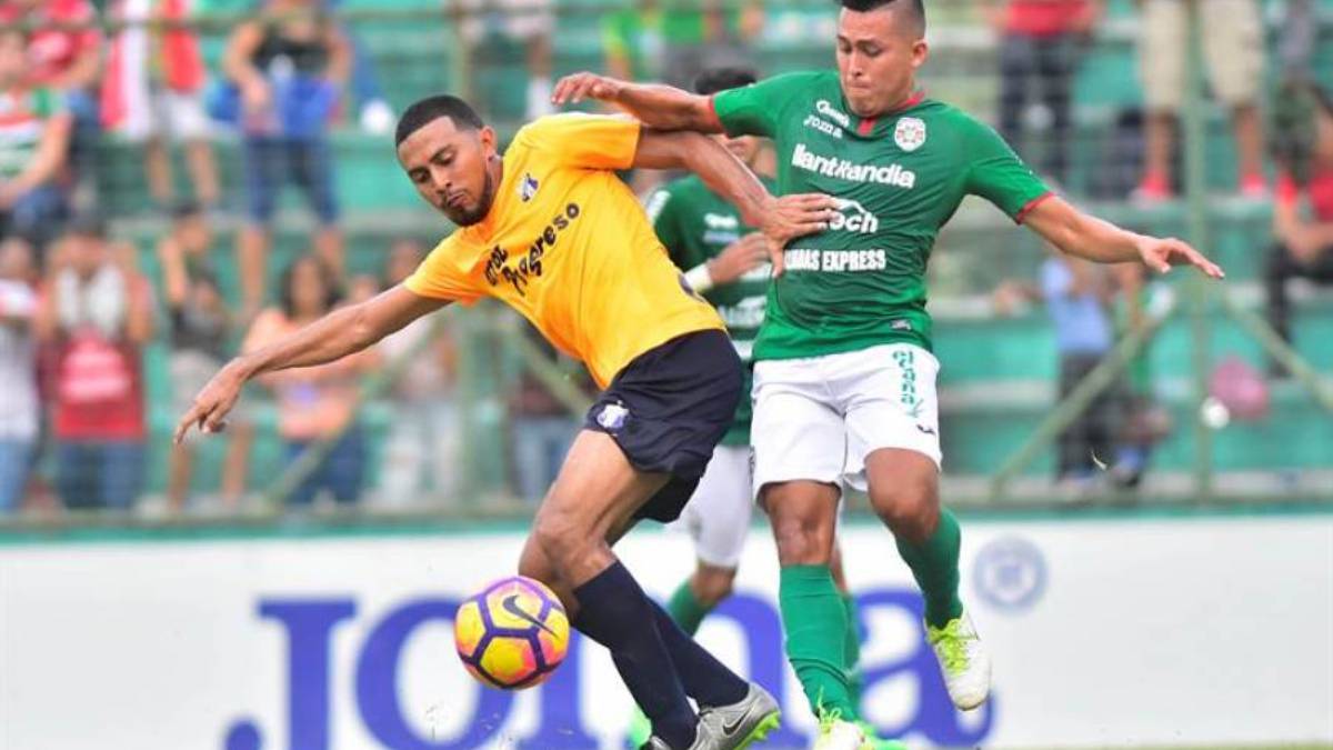 Ángel Contreras en partido con Honduras Progreso ante Marathón