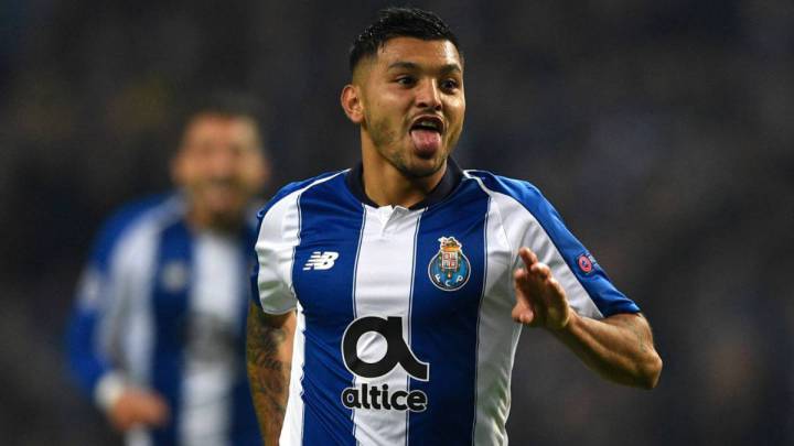Jesús 'Tecatito' Corona in action with Porto FC