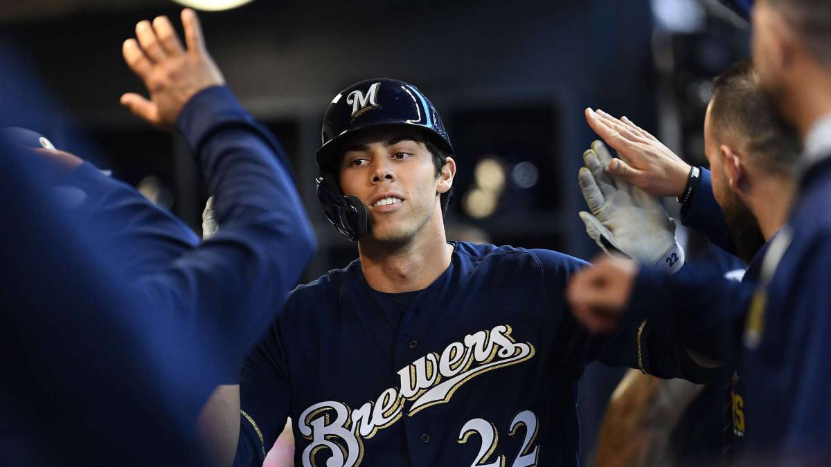 Christian Yelich celebra home run