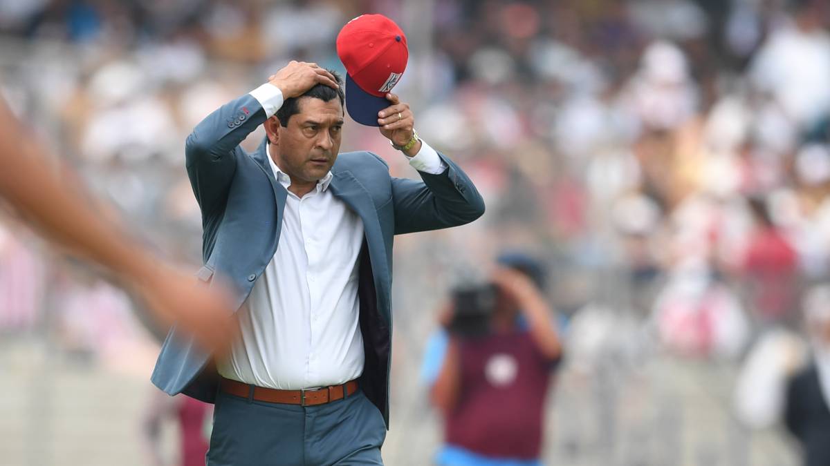 José Saturdino Cardozo during Chivas defeat against Pumas