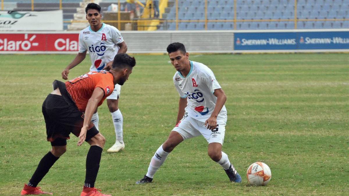 Alianza y Águila empatan a cero en la Liga Mayor de El Salvador