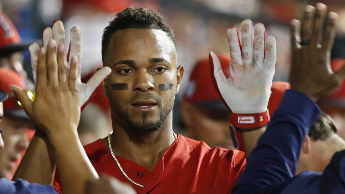Xander Bogaerts en la banca de los Red Sox