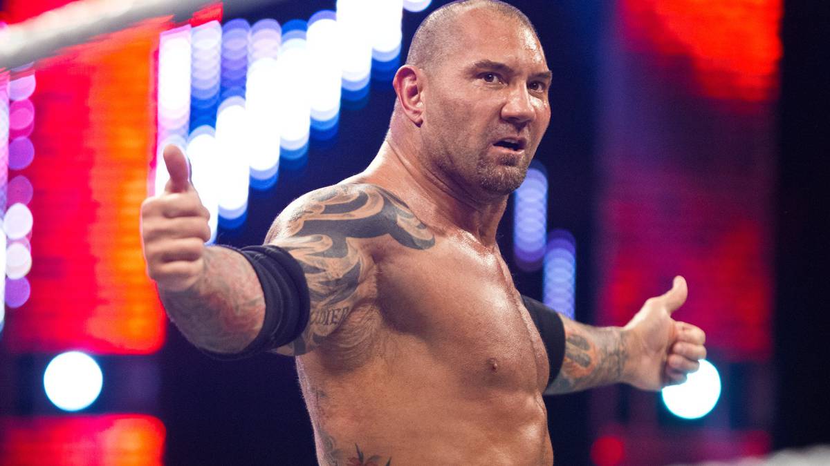 La amenaza final de Batista: Triple H, bésame el trasero