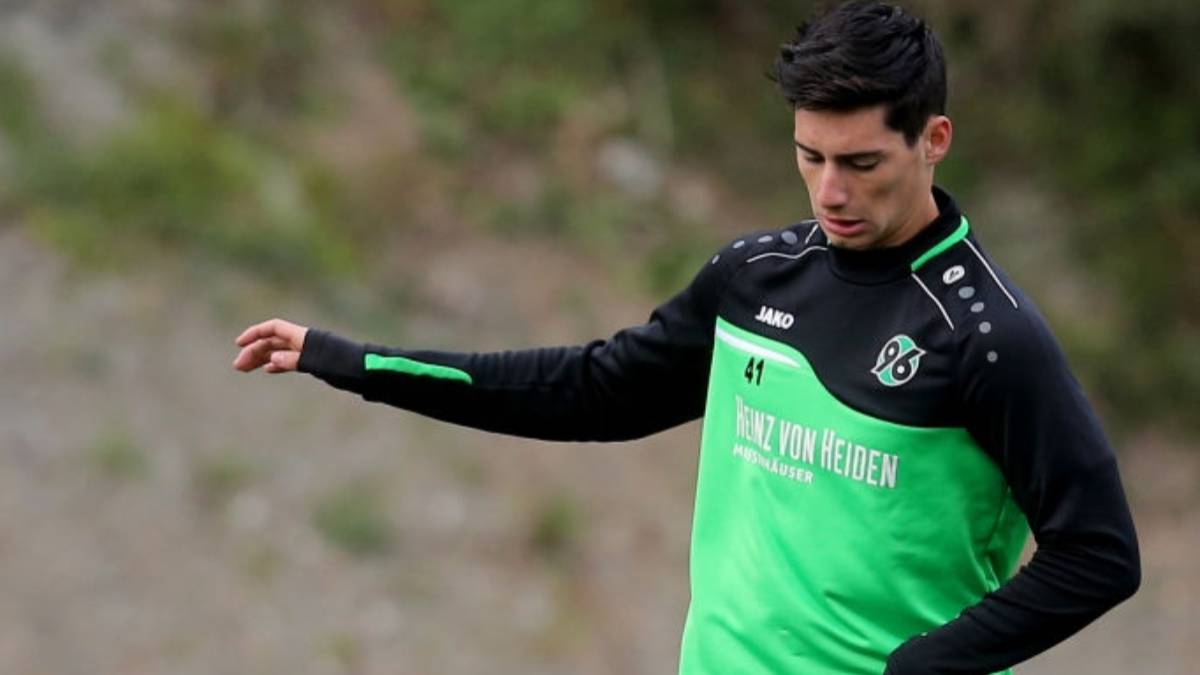 Sebastian Soto entrenando con Hannover 96