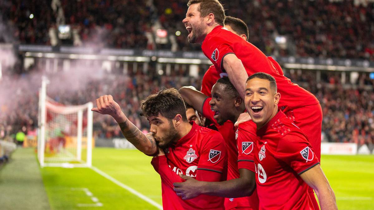 Alejandro Pozuelo celebrando su gol con Toronto FC