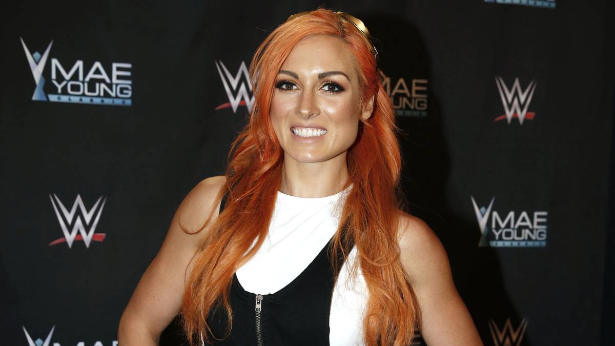 Becky Lynch en alfombra roja de la WWE