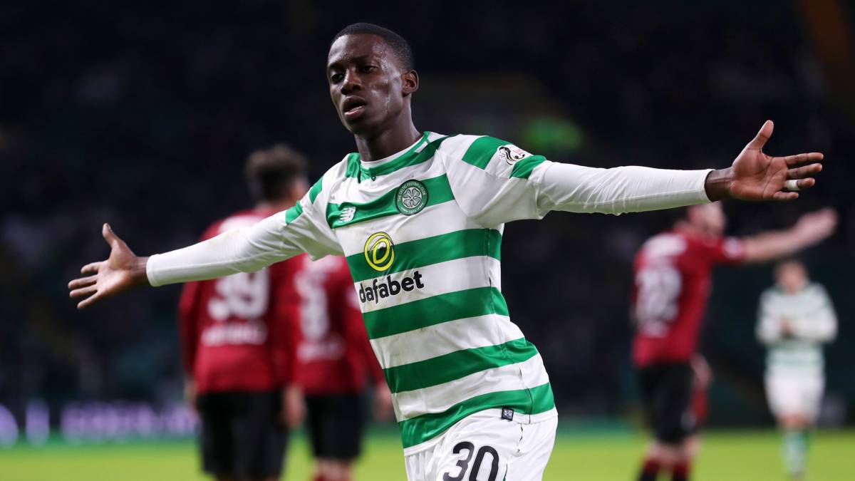 Timothy Weah of Celtic celebrates scoring his team'St Mirren fourth goal during the Ladbrokes Scottish Premiership match between Celtic and St Mirren