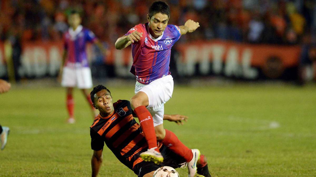 El C.D. Águila derrotó a los tigrillos del FAS 0-1, en el juego de la segunda fecha disputado en el estadio Oscar Quiteño de la ciudad de Santa Ana.