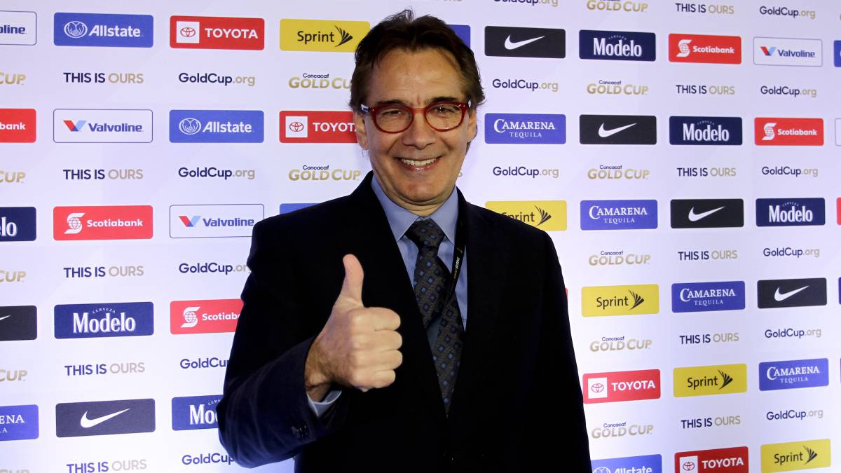 Carlos de los Cobos en sorteo de Copa Oro