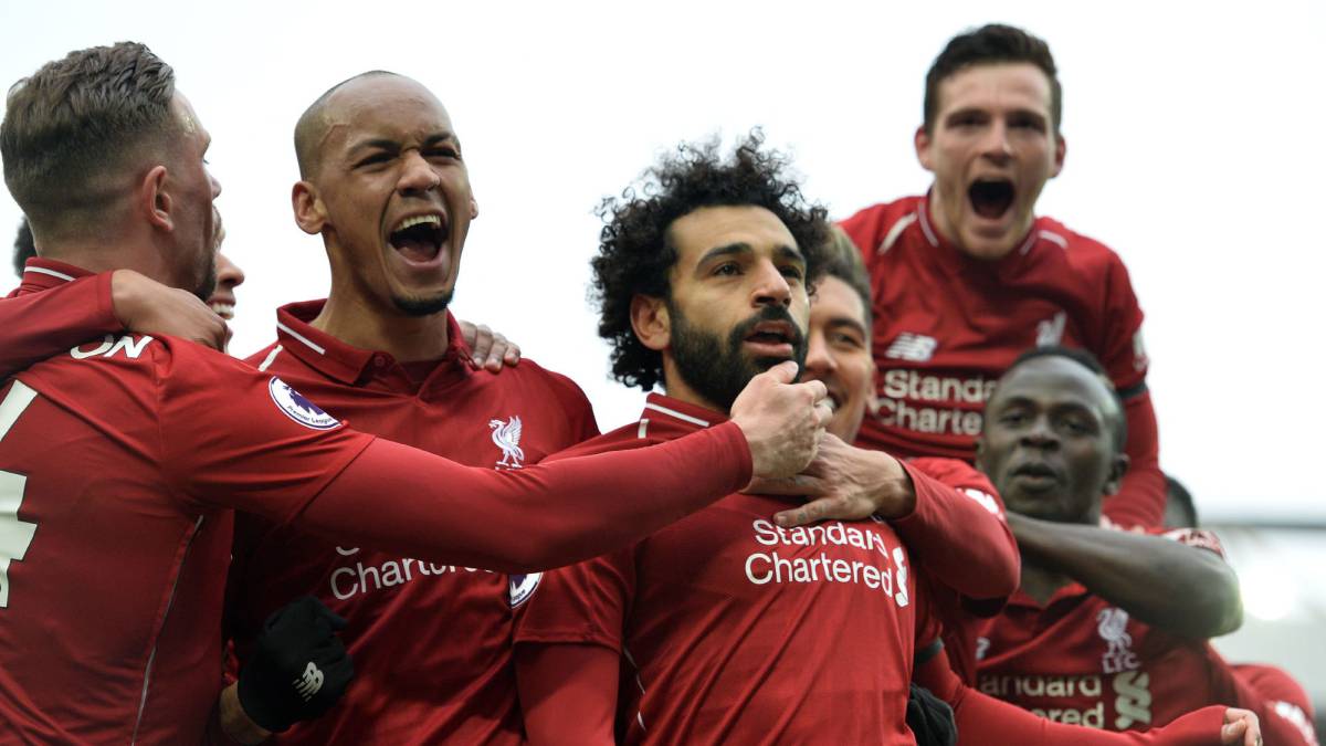 Sadio Mané y Mohamed Salah le dan la victoria al Liverpool que mantiene la esperanza de salir campeones de la Premier League después de 28 años.