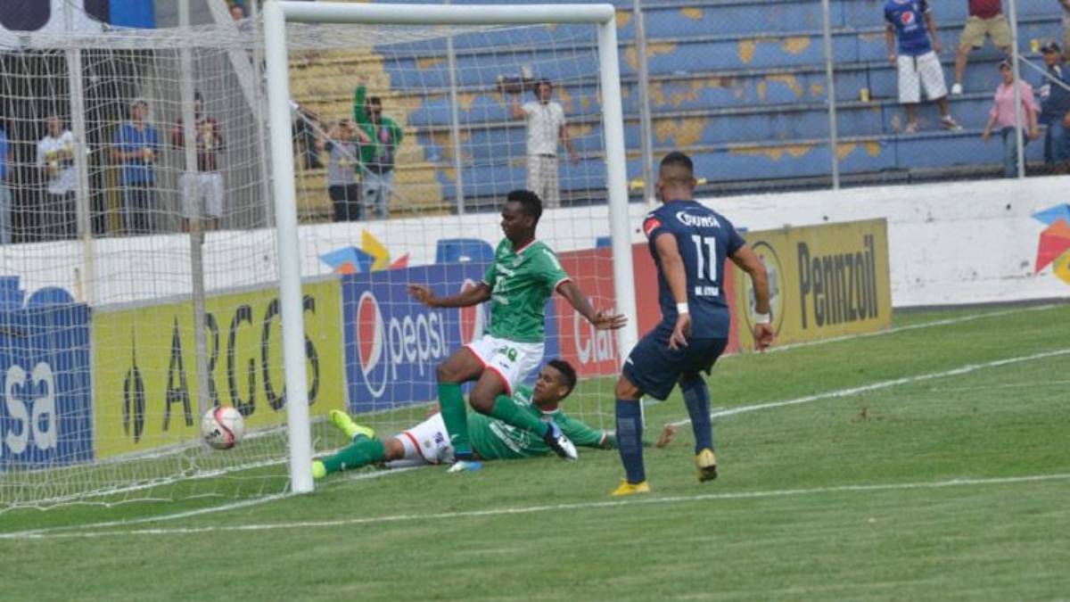 Gol de Motagua ante Marathon