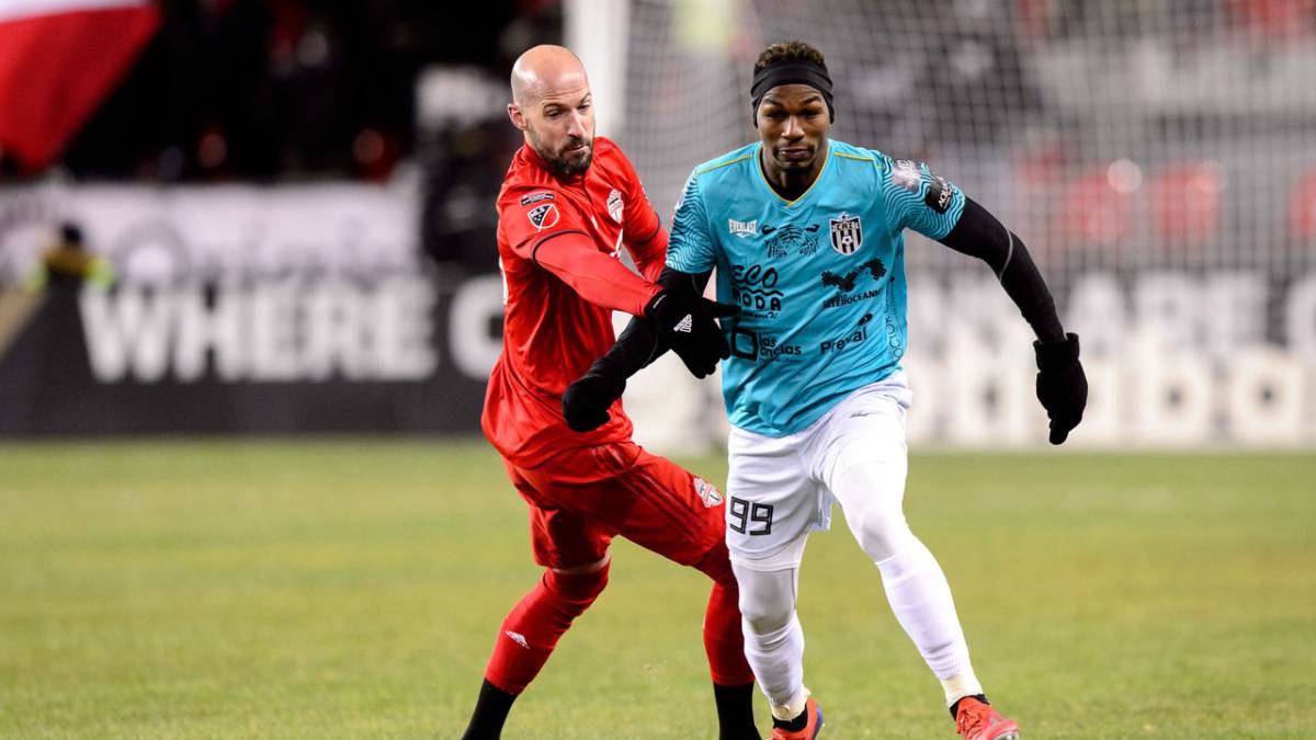 El atacante panameño de 24 años dejó al C.A. Independiente para unirse a la escuadra canadiense por el resto de la temporada.