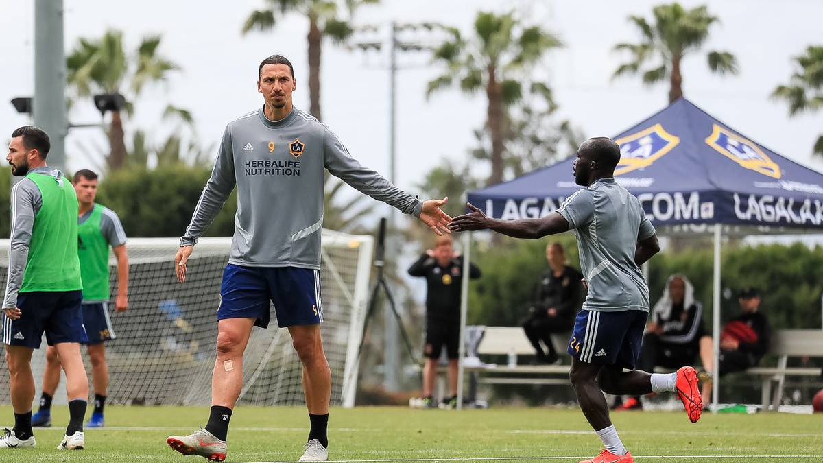 Zlatan en entrenamiento con Galaxy