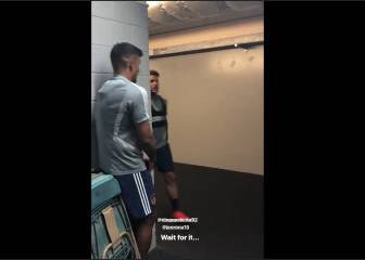 Sorprenden a Jona dos Santos en el vestidor de LA Galaxy