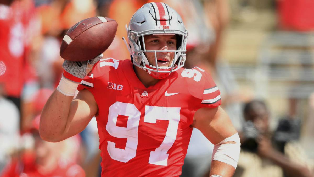 Nick Bosa en partido de Ohio State