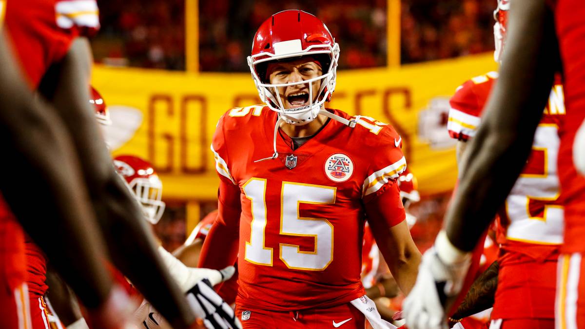 Patrick Mahomes en partido de Kansas