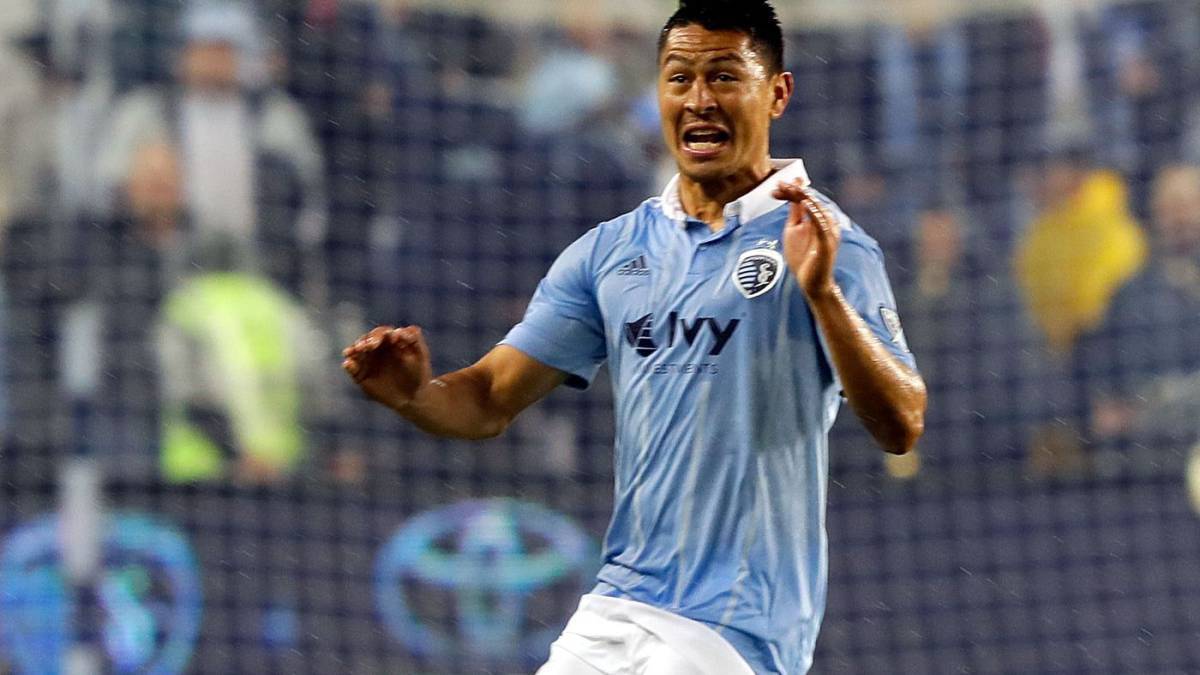 El mediocampista de Sporting Kansas City estará fuera de las canchas de dos a tres meses debido a una lesión en los ligamentos de la rodilla izquierda.