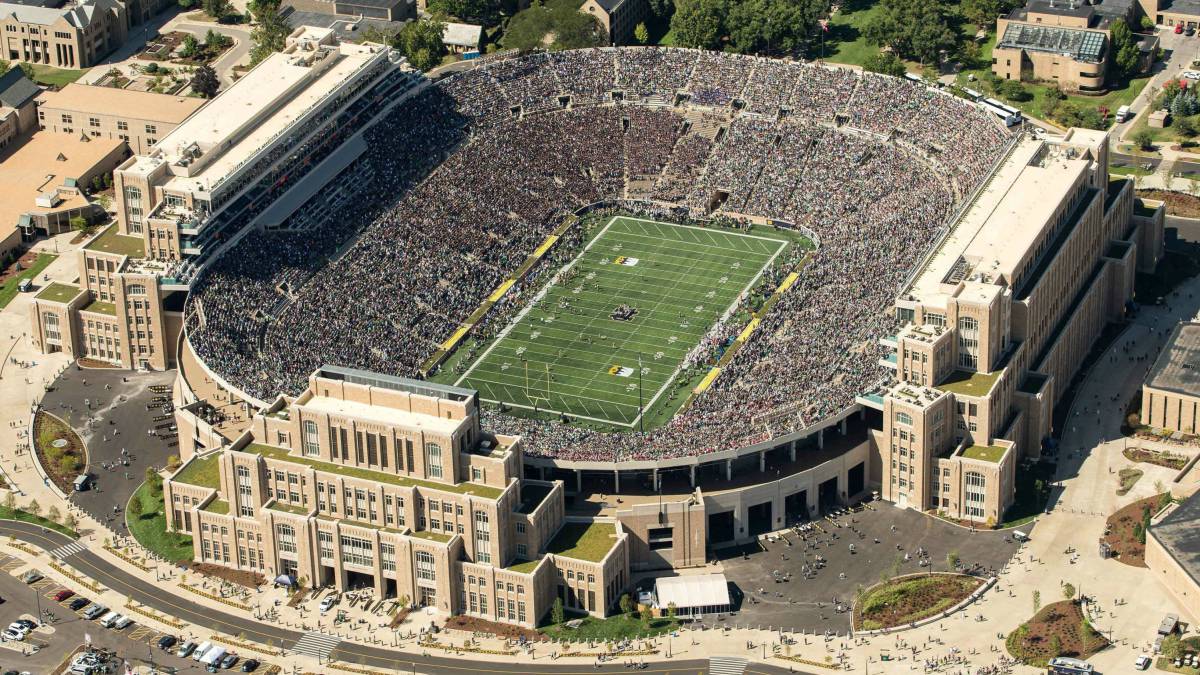 Liverpool-Dortmund, el primer juego de soccer en Notre Dame