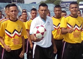 El exjugador salvadoreño que está preso y sueña con ser DT