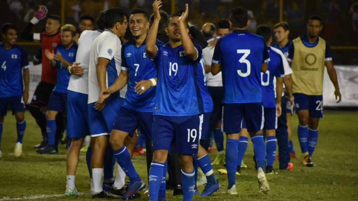 El Salvador celebrando victoria ante Jamaica