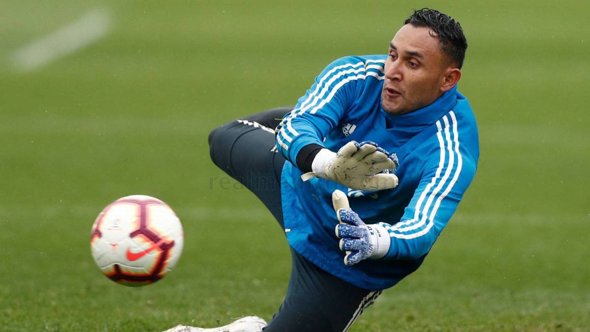 El cancerbero costarricense del Real Madrid se unió a los mensajes de aliento para el portero español, quien actualmente defiende los colores del FC Porto