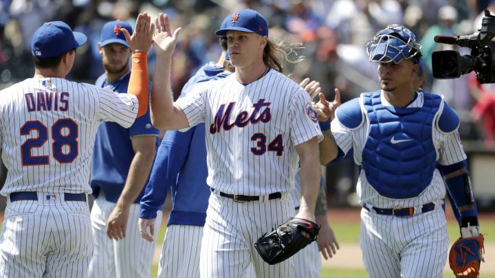 Noah Syndergaard en partido contra los Reds