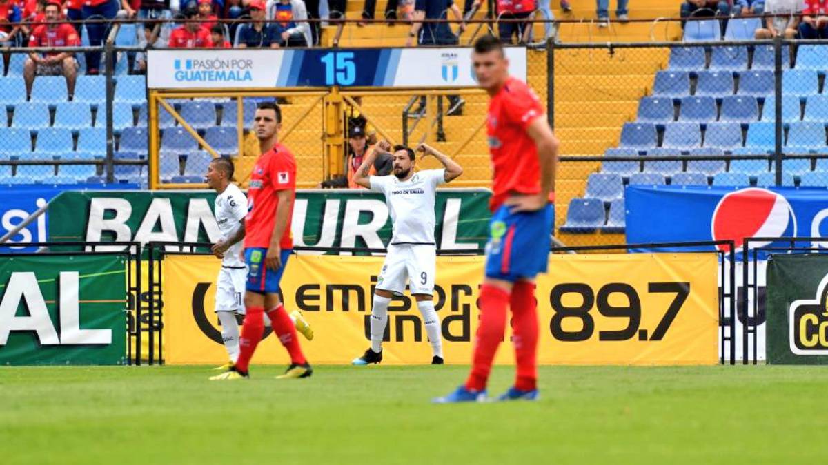 Los Cremas consiguieron una valiosa victoria en el súper clásico al derrotar 2-0 a Municipal en la última fecha del Torneo. Con los tres puntos aseguro repechaje.