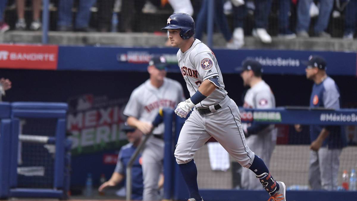 De la mano de Bregman, Astros barren a Angels en Monterrey