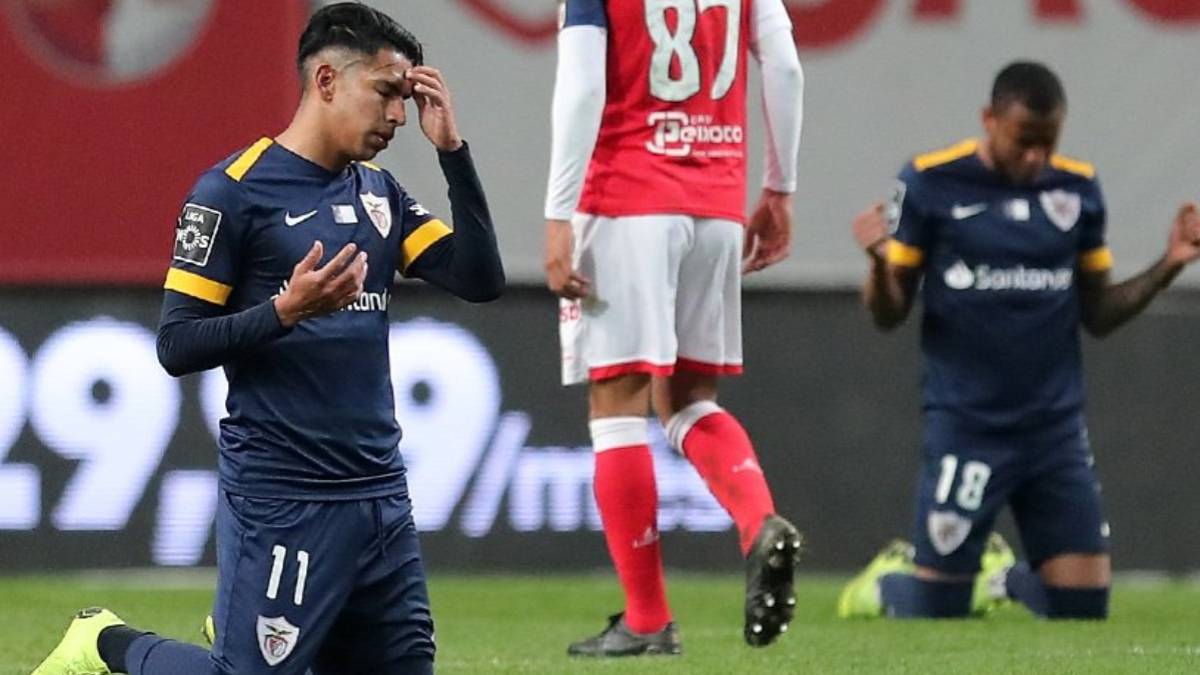 Denis Pineda en partido con Santa Clara