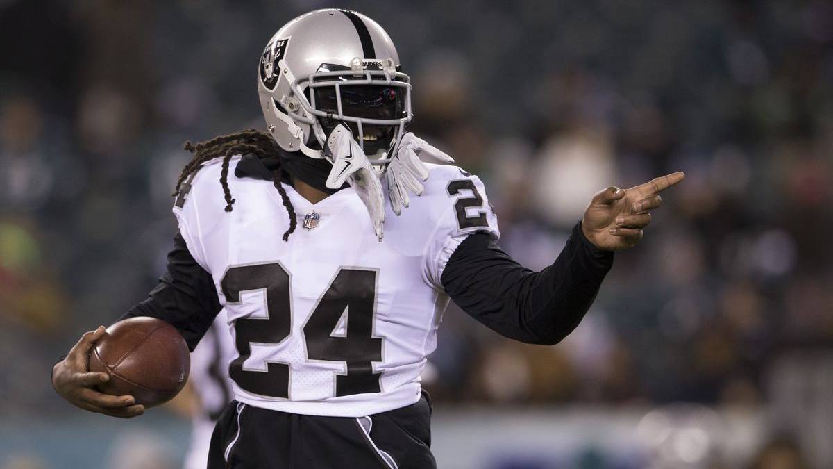 Marshawn Lynch en partido de Raiders