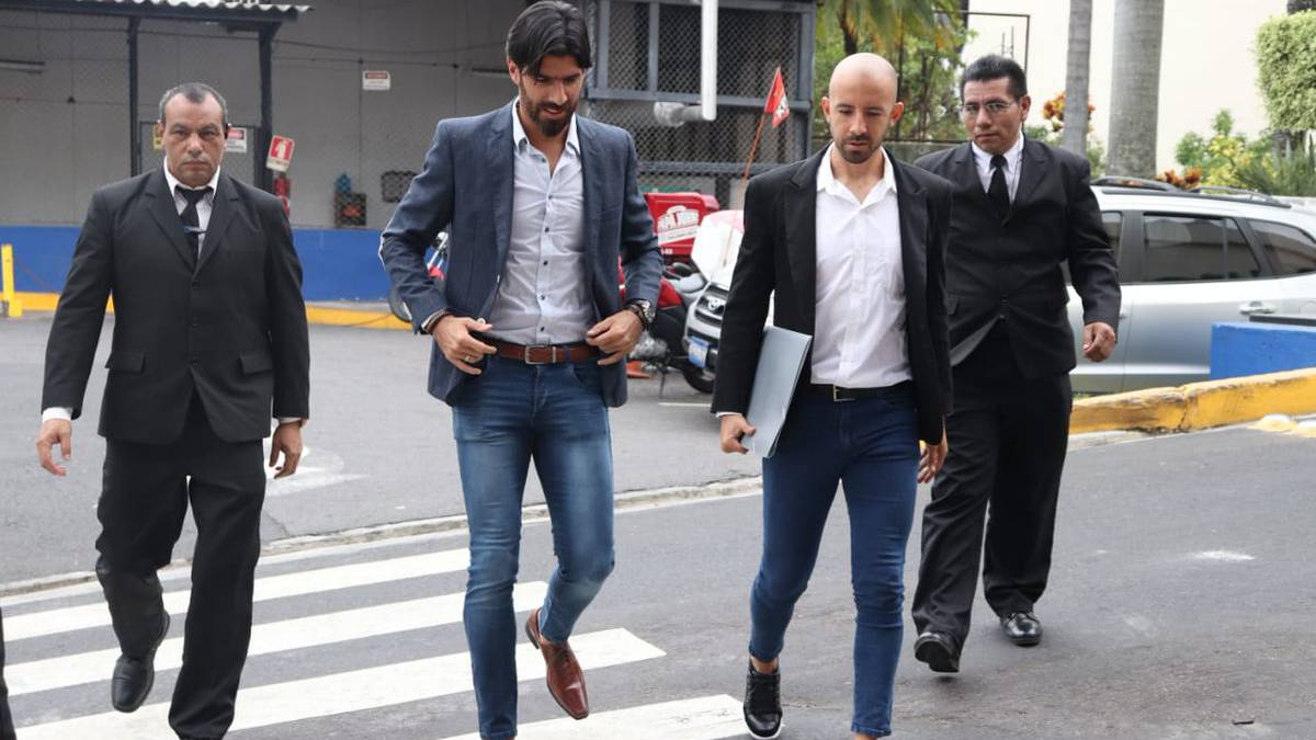 Sebastián Abreu con Santa Tecla