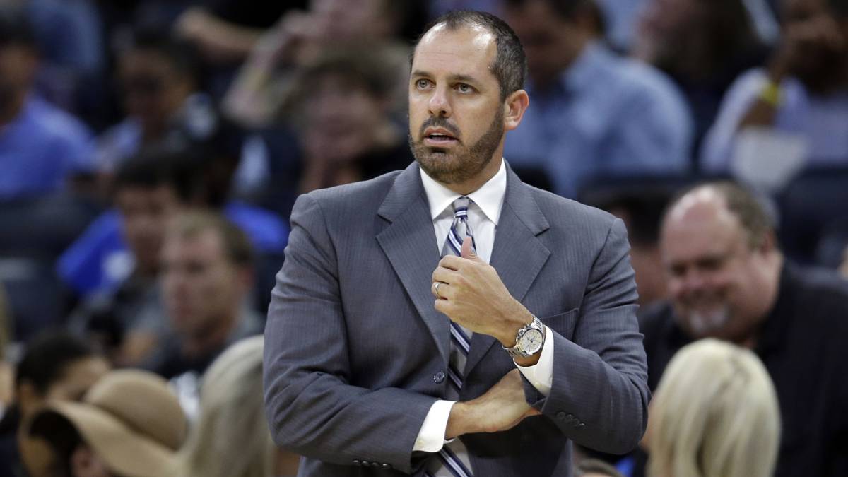 Frank Vogel en partido del Magic