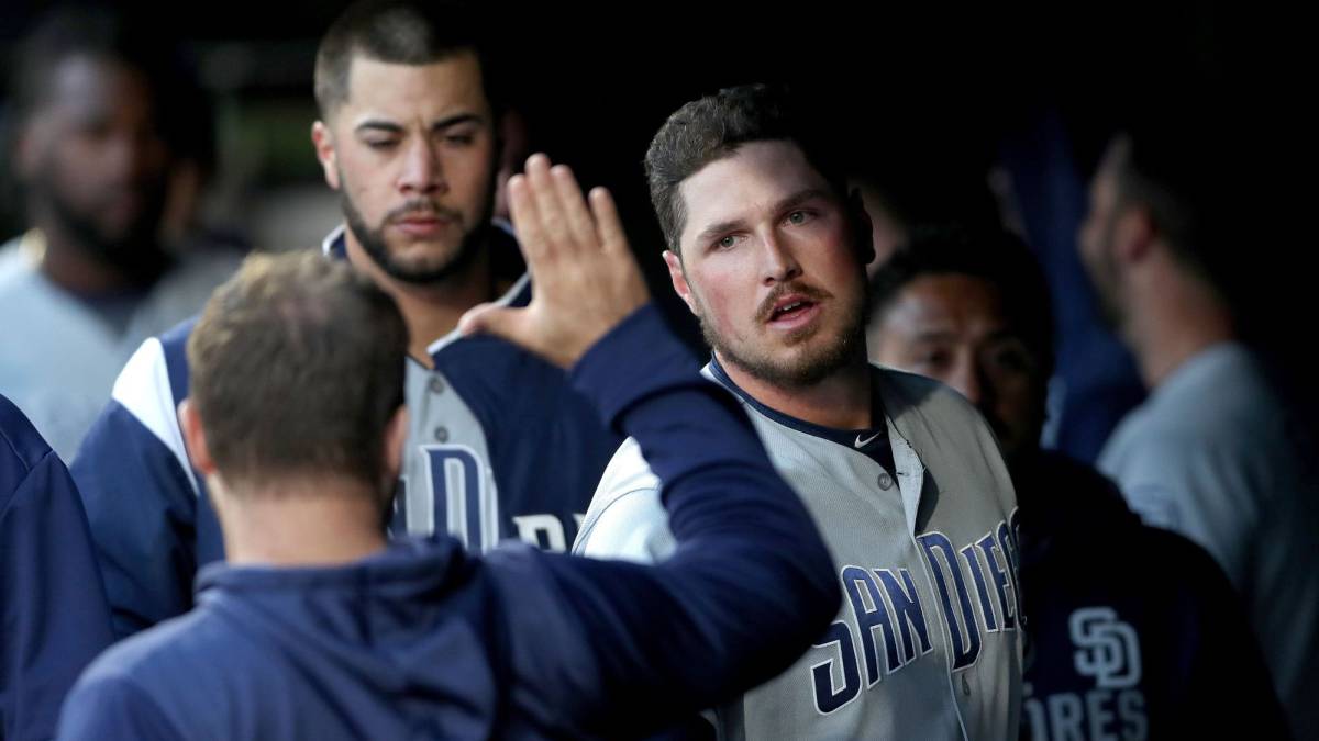 HunterRenfroe en el dugout de los Padres