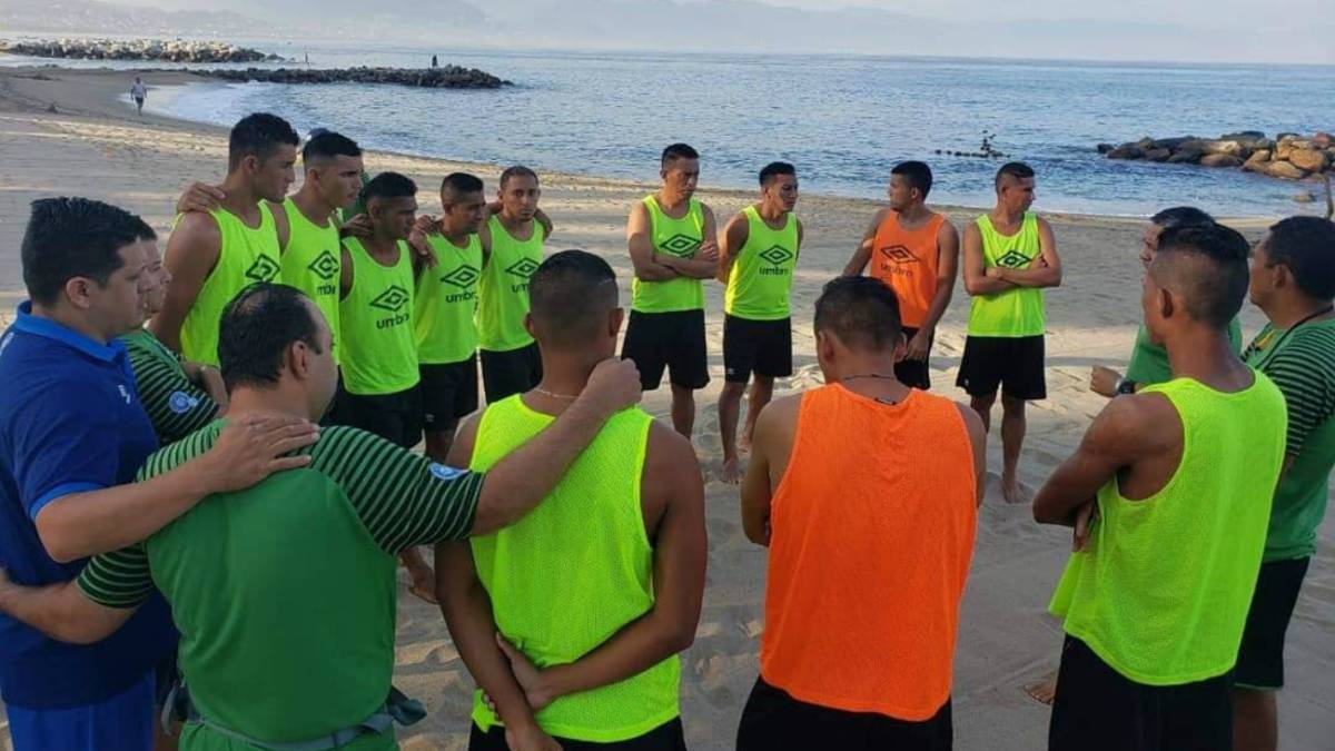 La Selecta de playa golea en su debut del Premundial a Guyana