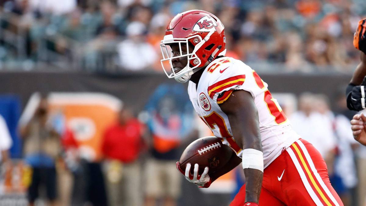 Kareem Hunt en partido de Chiefs