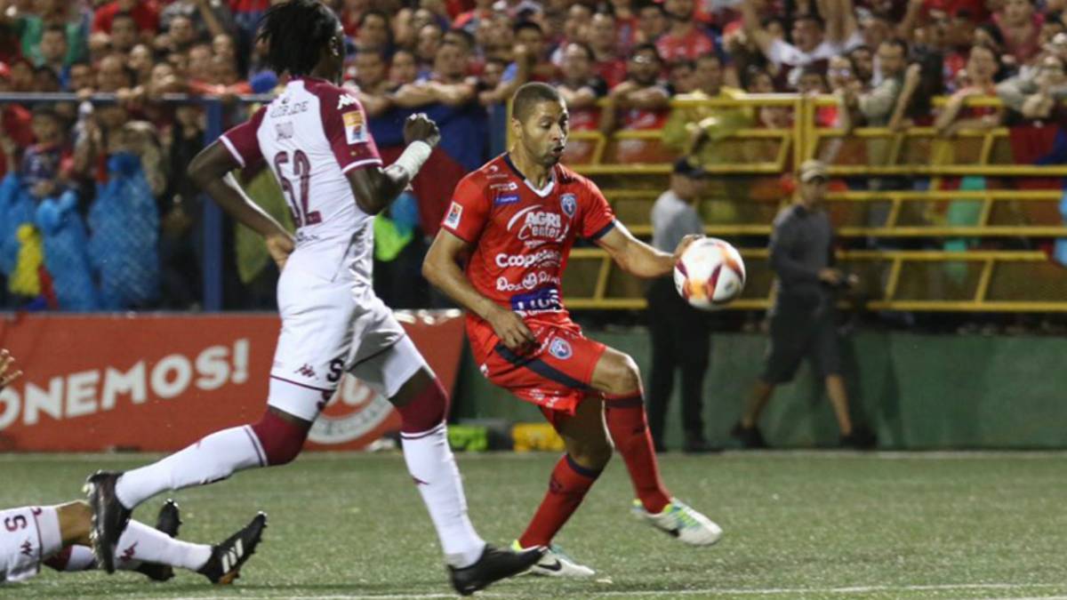 Este miércoles por la noche San Carlos se proclamó campeón de la Liga de Costa Rica por primera vez en su historia en una noche de dramatismo