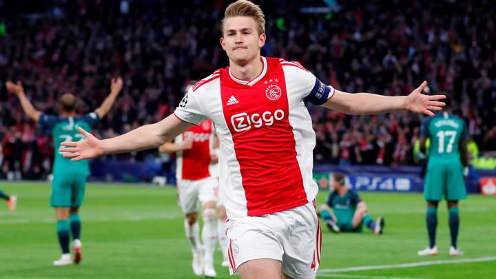 Matthijs de Ligt celebra un gol