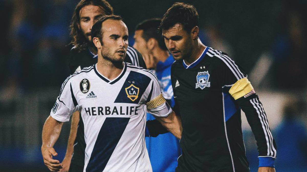 El delantero de San José Earthquakes llegó a 147 tantos en toda su carrera en la MLS, con los cuatro tantos que anotó contra el Fire. Wondo superó a Donovan en el goleo por dos.
