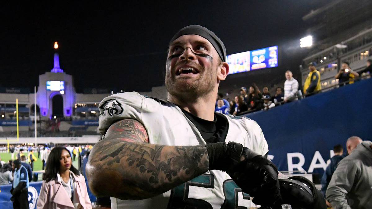 El defensive end puso punto final a una carrera que en sus últimos años fue coronada con un par de anillos de Super Bowl con diferentes organizaciones.