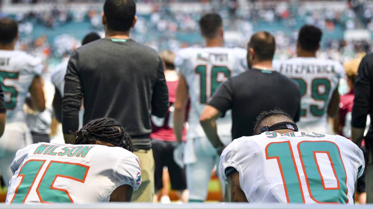 Albert Wilson Kenny Stills en partido de los Dolphins