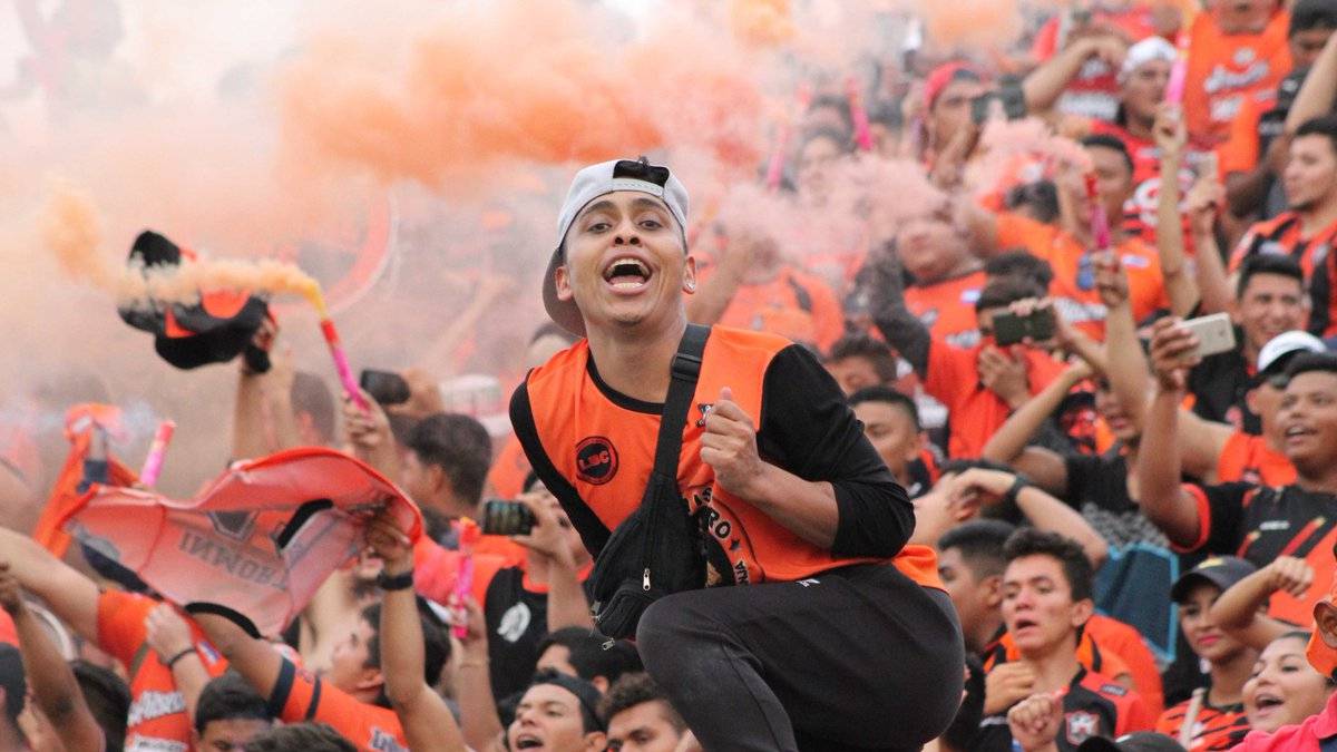 Afición de CD Águila