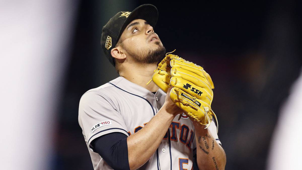 Roberto Osuna en partido de los Astros