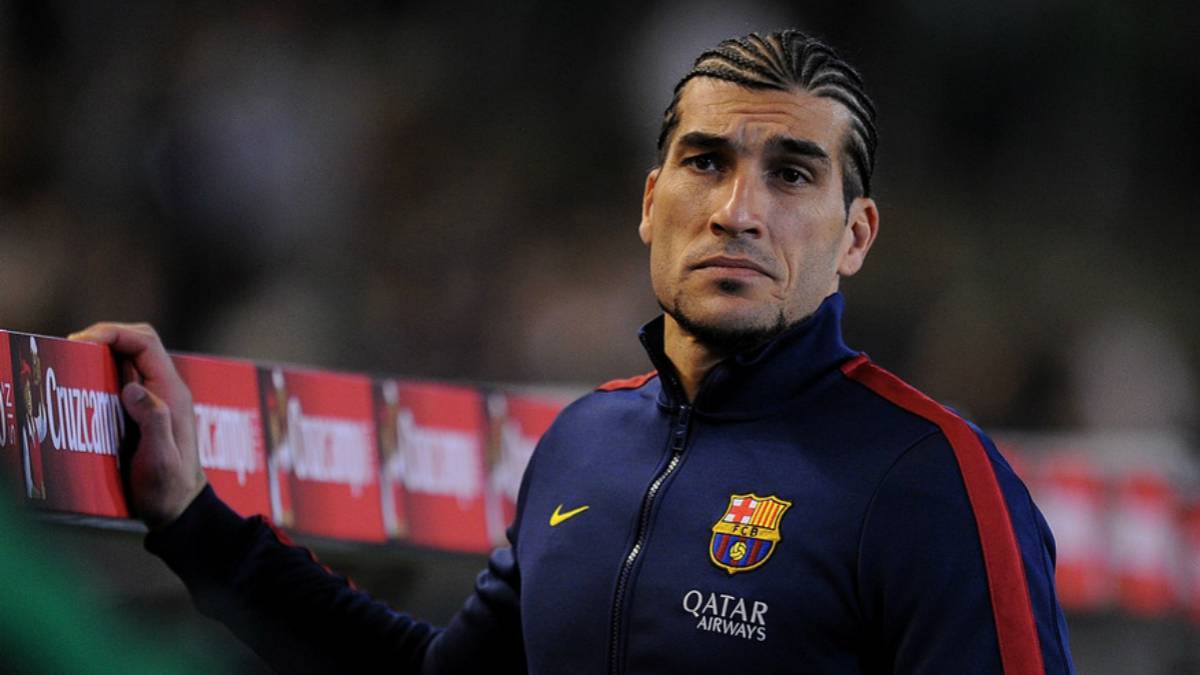 El guardamenta español llegó al Barcelona en 2008 para suplir a Víctor Valdés, pero a pesar de su talento, nunca se hizo de la titularidad en la escuadra blaugrana.